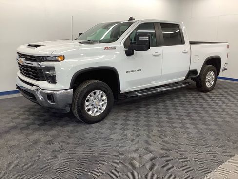 Used 2024 Chevrolet Silverado 2500 LT AWD/4WD image 1