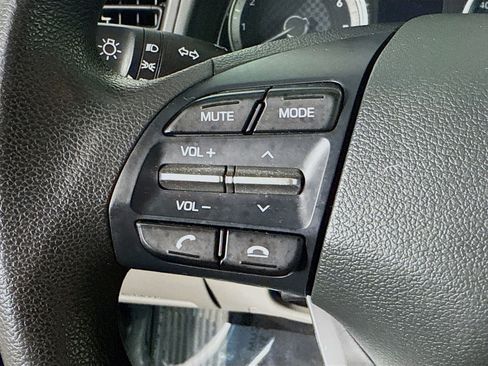 Used 2019 Hyundai Elantra SE image 14