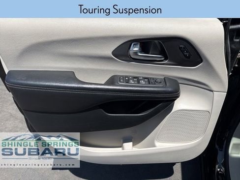 Used 2022 Chrysler Pacifica Touring-L image 20