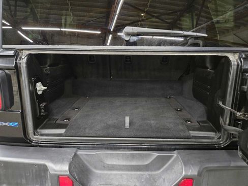 Used 2024 Jeep Wrangler Unlimited AWD/4WD image 13