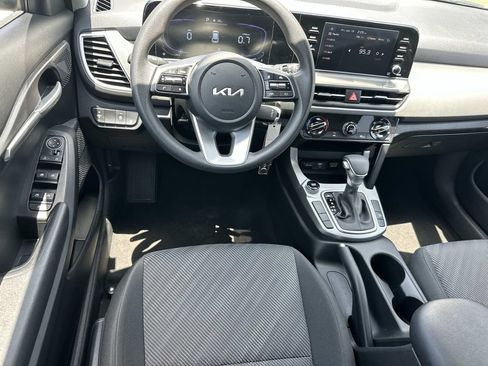 Used 2026 Kia Seltos LX FWD image 16