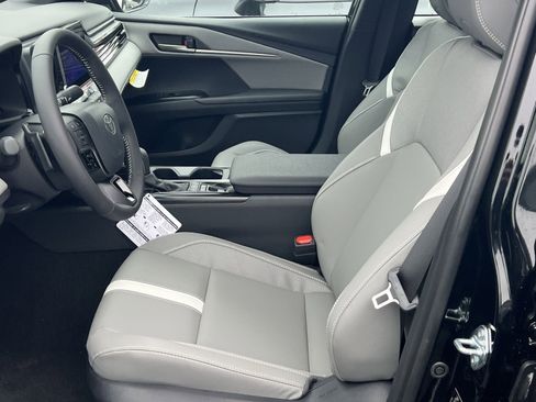 New 2026 Toyota Camry SE image 7