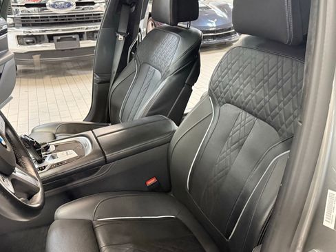 Used 2021 BMW 750i xDrive w/ Executive Package image 37