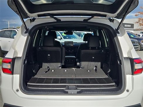 Used 2023 Honda Pilot TrailSport image 6