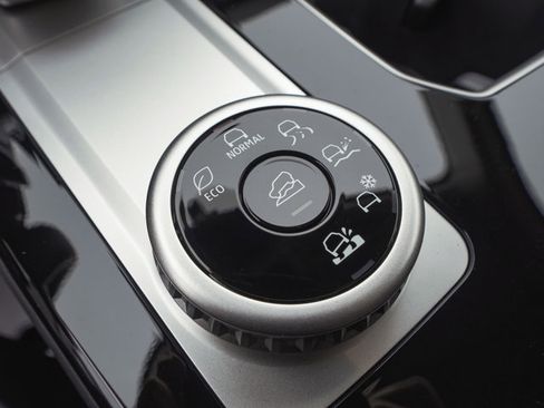 New 2026 Mitsubishi Outlander SE image 32