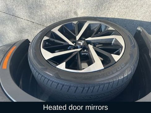 Used 2023 Mitsubishi Outlander SE image 11