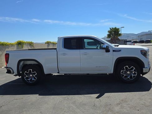 New 2026 GMC Sierra 1500 SLE image 15