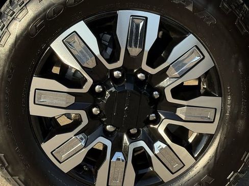 Used 2025 GMC Sierra 2500 Denali w/ Denali Reserve Package image 13