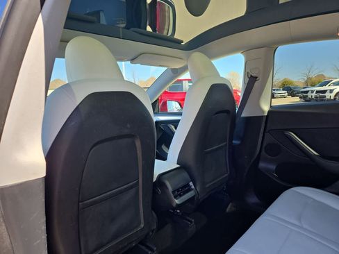 Used 2024 Tesla Model Y 2WD image 16