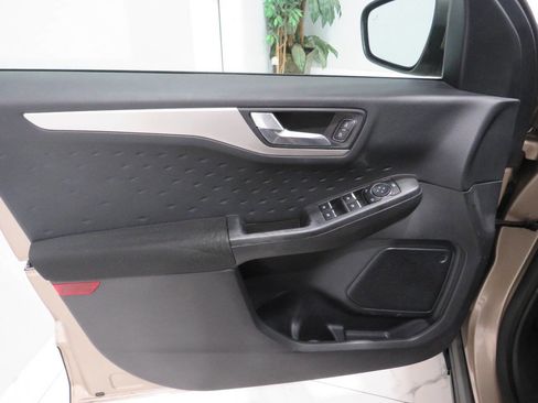 Used 2020 Ford Escape SE AWD/4WD image 24