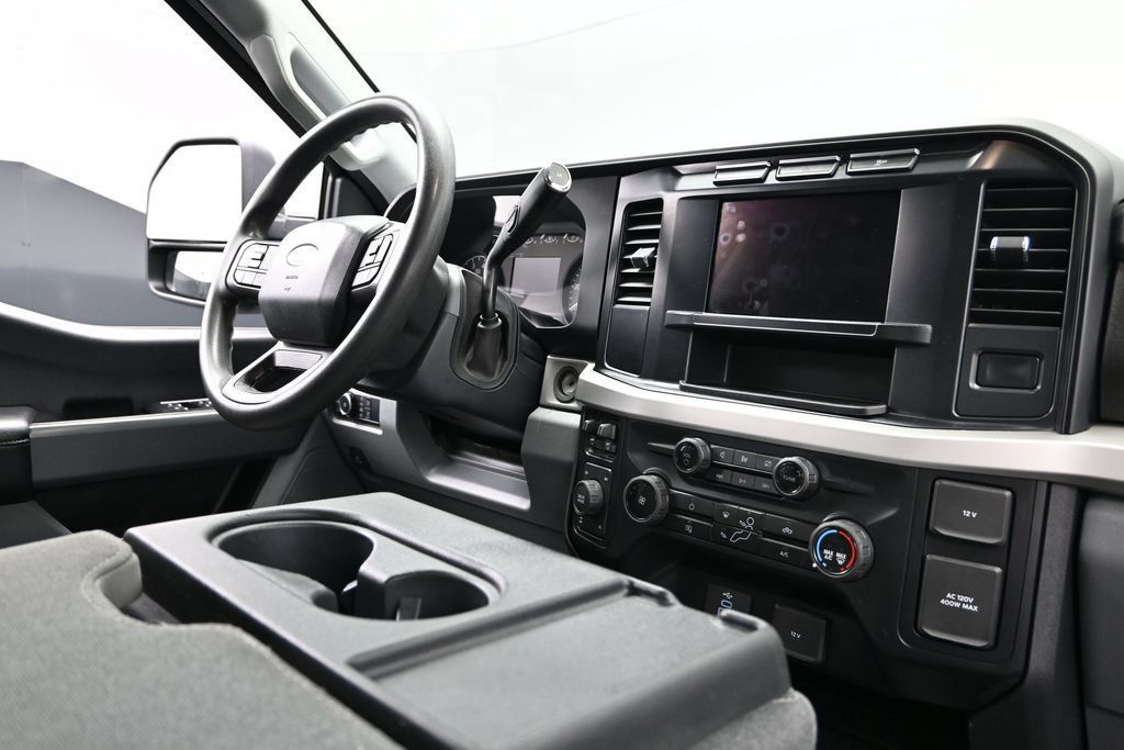 Used 2024 Ford F350 XLT AWD/4WD image 11