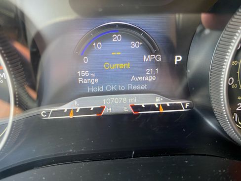 Used 2017 Jeep Cherokee Limited image 12