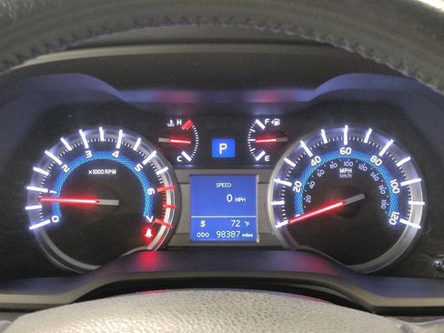 Used 2017 Toyota 4Runner TRD Off-Road AWD/4WD image 23