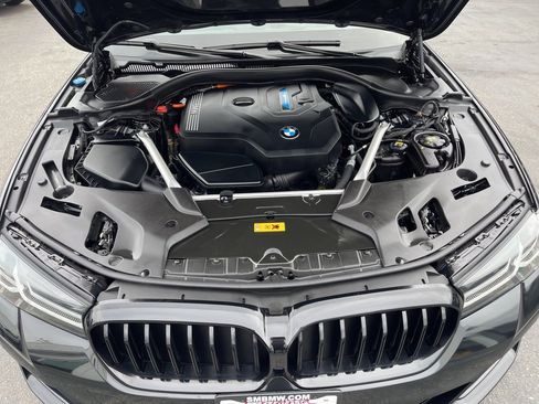 Used 2022 BMW 530e w/ Premium Package image 30