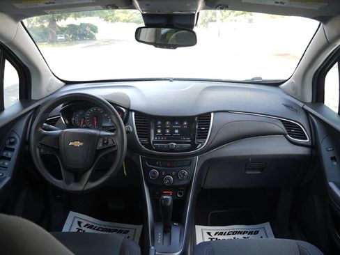 Used 2019 Chevrolet Trax LS FWD image 9