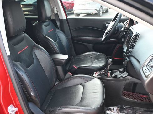 Used 2017 Jeep Compass Trailhawk w/ Leather Interior Group AWD/4WD image 18