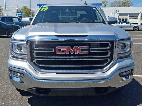 Used 2019 GMC Sierra 1500 SLE w/ SLE Value Package AWD/4WD image 2
