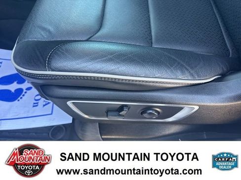 Used 2024 RAM 1500 Laramie image 16