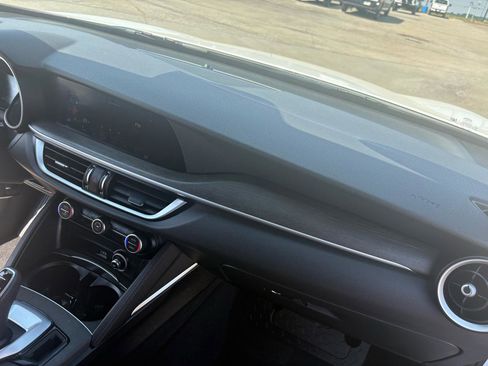 Used 2023 Alfa Romeo Stelvio Ti image 44