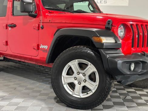 Used 2019 Jeep Wrangler Unlimited Sport S AWD/4WD image 4