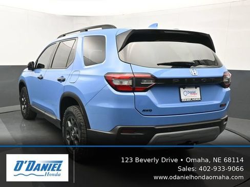 Used 2024 Honda Pilot TrailSport image 4