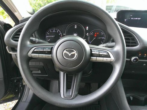 Used 2020 MAZDA MAZDA3 Sedan FWD image 13