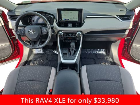 Used 2025 Toyota RAV4 XLE FWD image 15