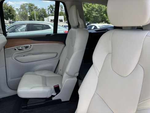 Used 2022 Volvo XC90 T6 Momentum w/ Advanced Package AWD/4WD image 32