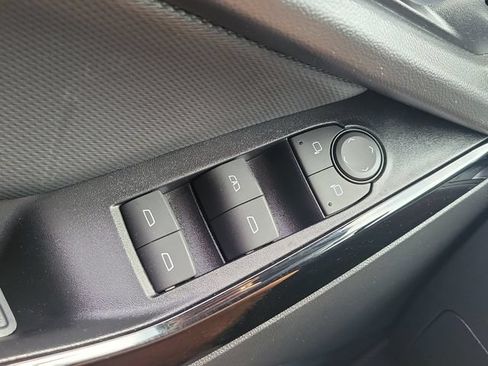 Used 2025 Chevrolet Equinox LT w/ Safety and Technology Package FWD image 16
