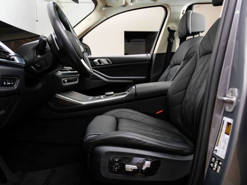 Used 2025 BMW X7 xDrive40i AWD/4WD image 4