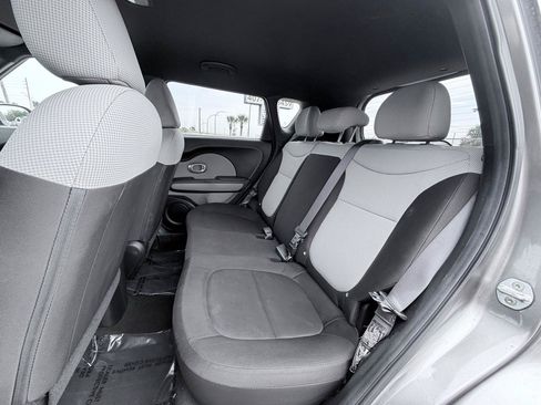 Used 2016 Kia Soul FWD image 10