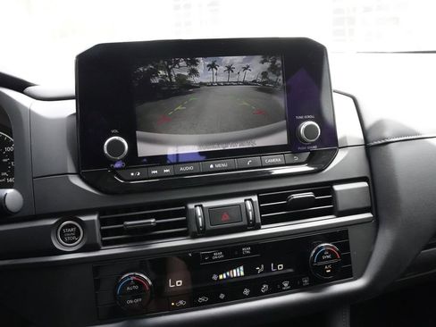 Used 2023 Nissan Pathfinder S FWD image 4