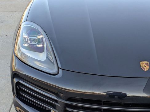 Certified 2023 Porsche Cayenne Coupe image 12