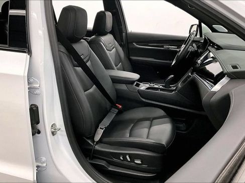 Used 2024 Cadillac XT6 Sport w/ Technology Package AWD/4WD image 8