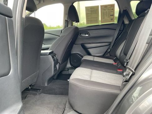 Used 2024 Nissan Rogue SV FWD image 19