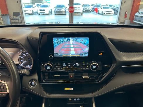 Used 2023 Toyota Highlander XSE AWD/4WD image 22