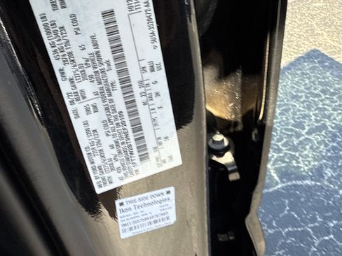 Certified 2022 Ford F250 Lariat w/ Black Appearance Package image 32