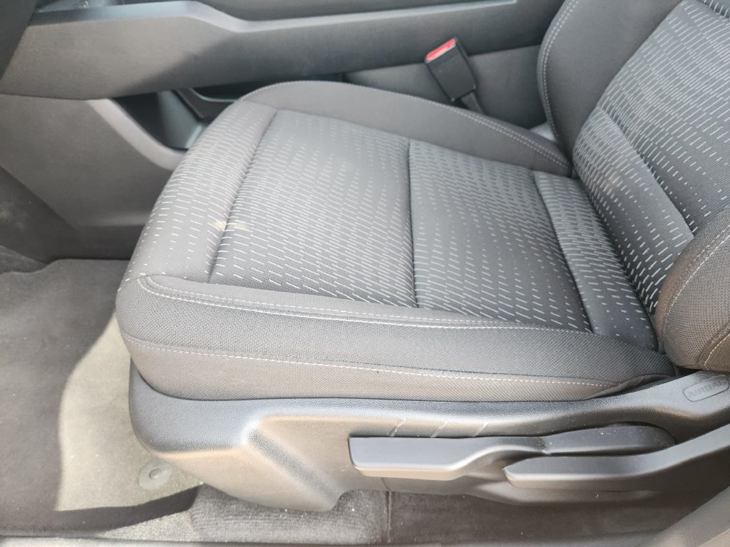 Used 2026 Chevrolet Equinox LT AWD/4WD image 24