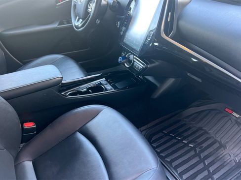 Certified 2020 Toyota Prius Prime XLE w/ Carpet Mat Package image 18