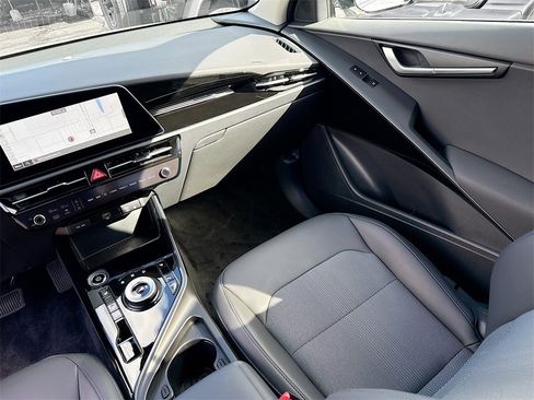 Used 2025 Kia Niro Wind w/ Wind Preserve Package image 26