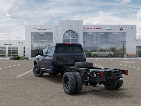 New 2026 RAM 5500 Tradesman AWD/4WD image 3