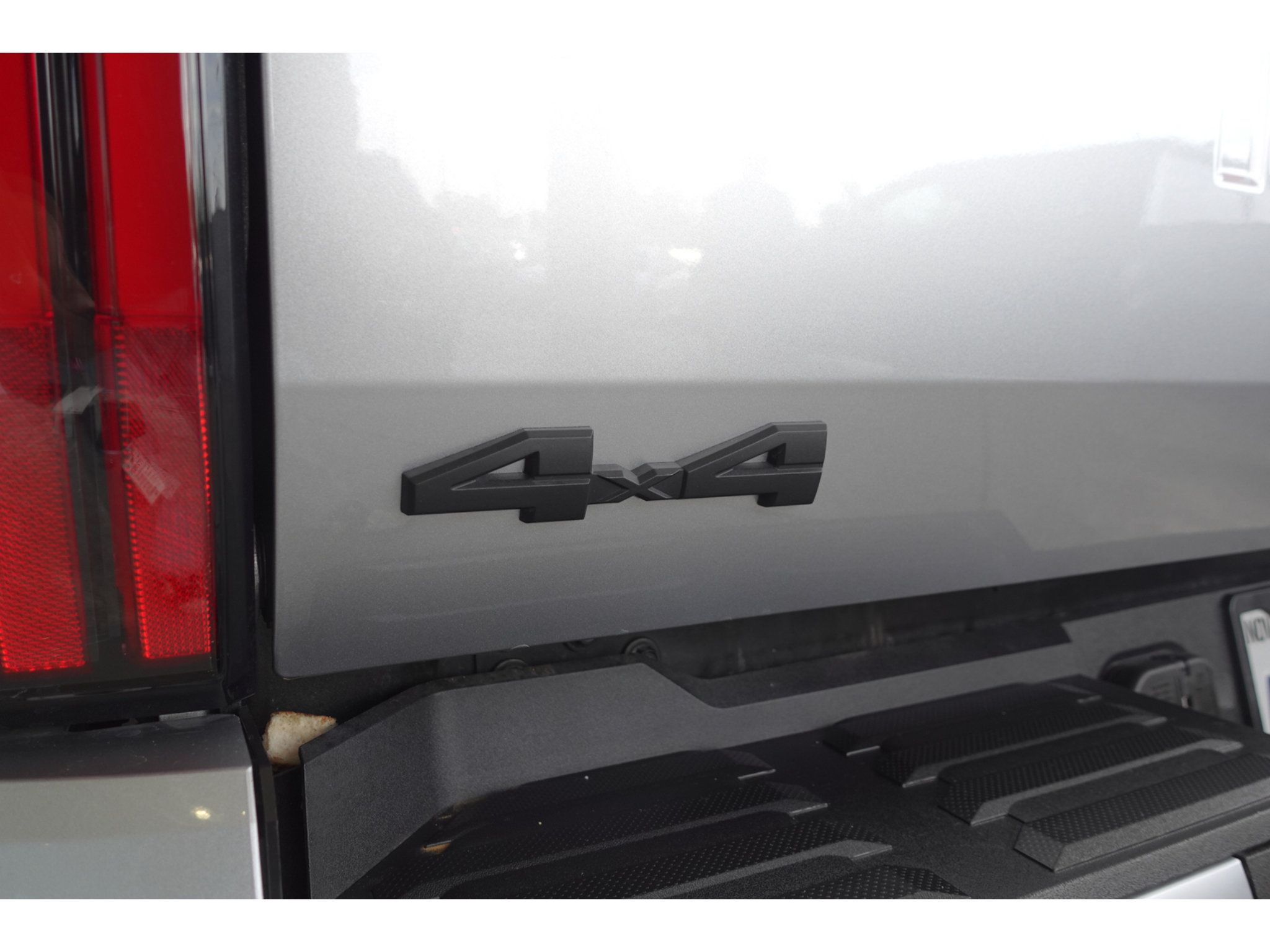 Used 2025 Toyota Tundra Limited AWD/4WD image 25