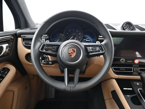 Certified 2026 Porsche Macan AWD/4WD image 13