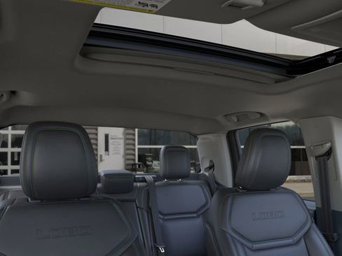 New 2025 Ford Maverick Lobo image 12