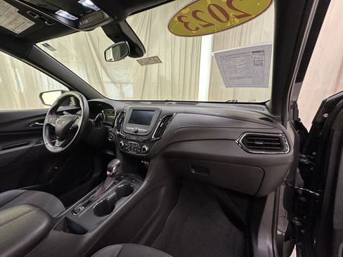 Used 2023 Chevrolet Equinox RS AWD/4WD image 17