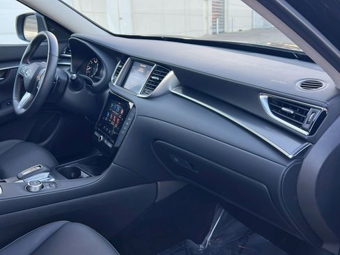 Certified 2025 INFINITI QX50 Pure image 30
