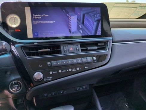 Used 2024 Lexus ES 300h 300h w/ Premium Package image 25