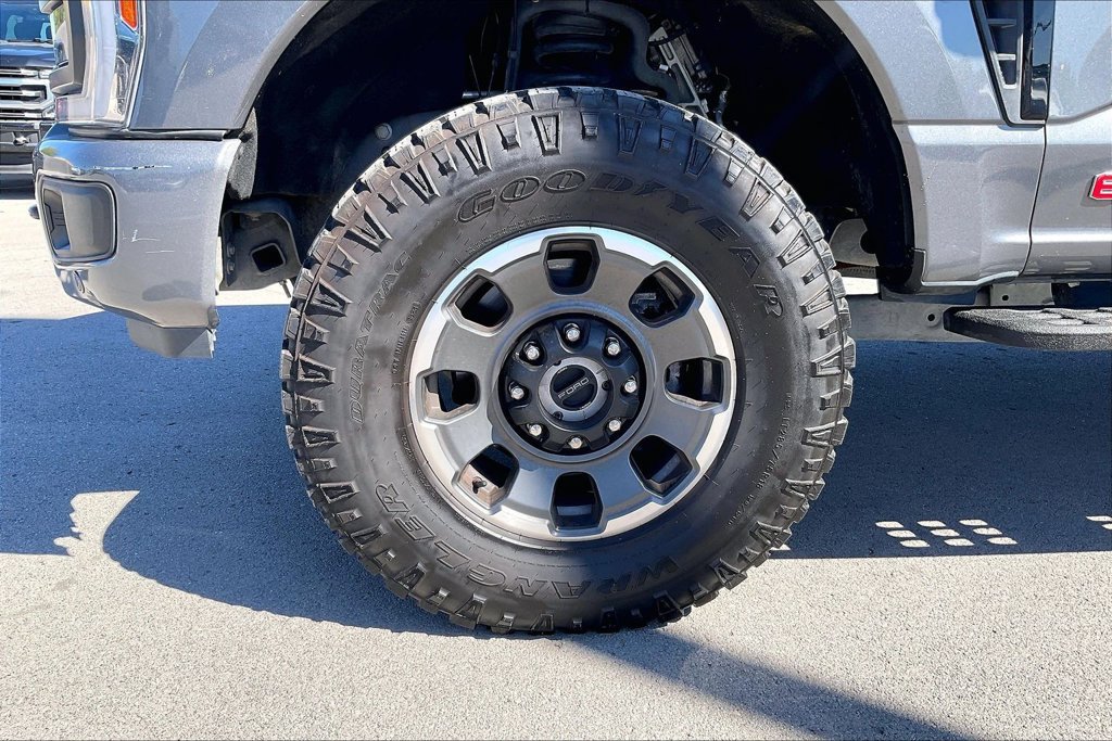 Used 2023 Ford F250 Lariat w/ Lariat Ultimate Package AWD/4WD image 10