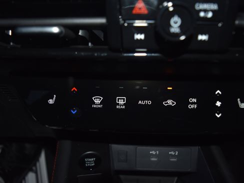 New 2026 Nissan Kicks SR w/ Cold Weather Package image 9