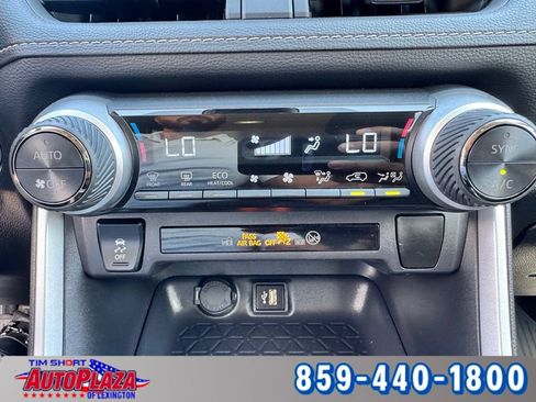 Used 2025 Toyota RAV4 XLE AWD/4WD image 27